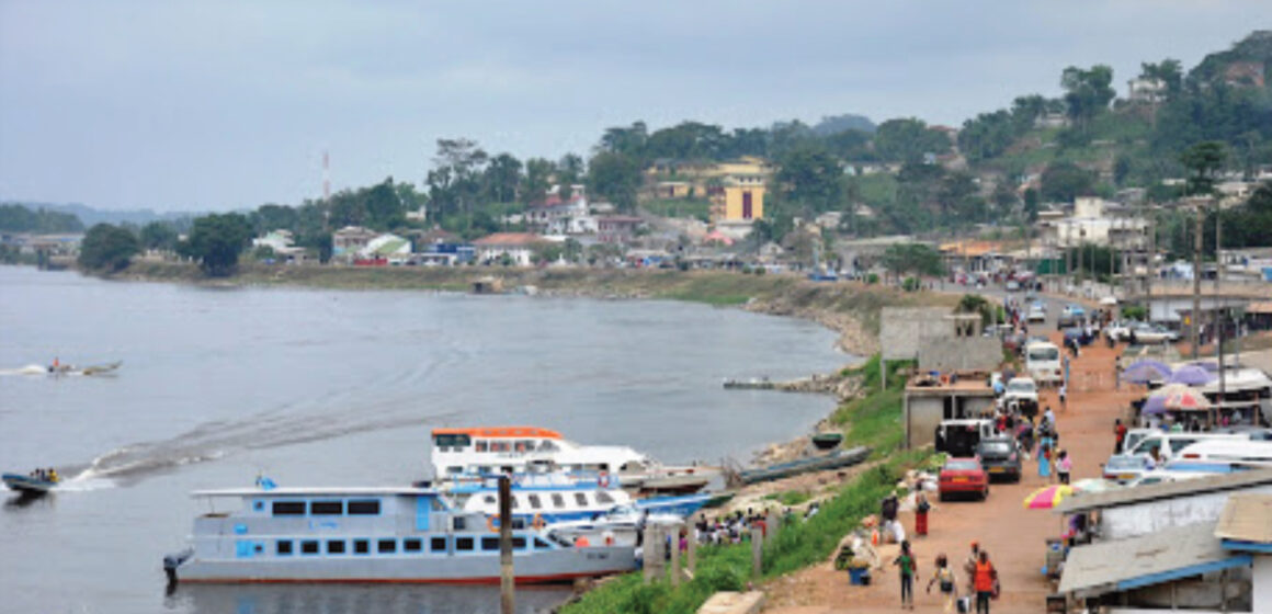 Lambaréné une ville entre ciel, eau et forêt
