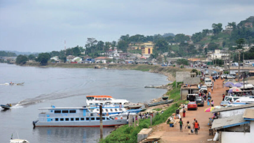 Lambaréné une ville entre ciel, eau et forêt
