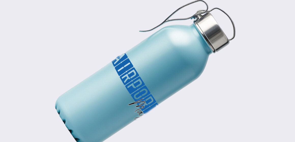 Une gourde vide dans le sac : fini la soif en avion !