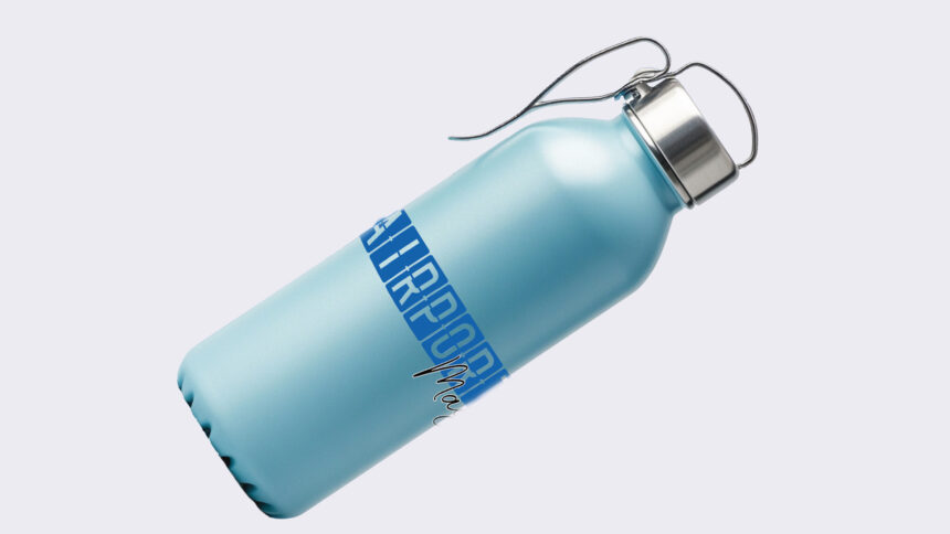 Une gourde vide dans le sac : fini la soif en avion !